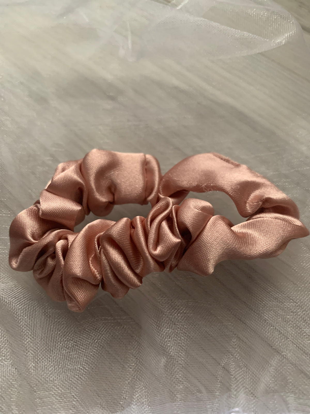 Chouchou satin mini — Doux sur les cheveux | AMEENA