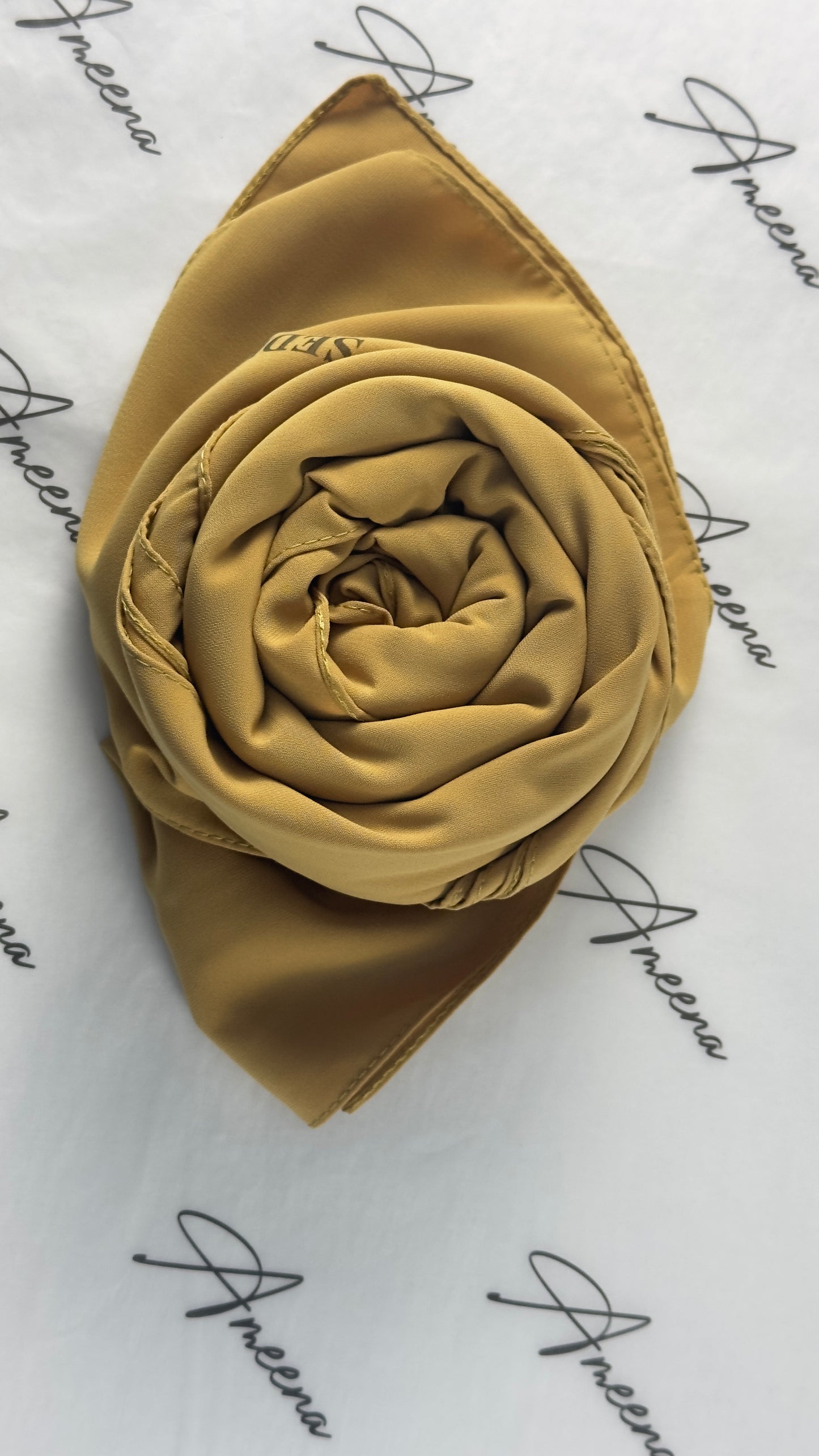 Hijab soie de médine ocre doré