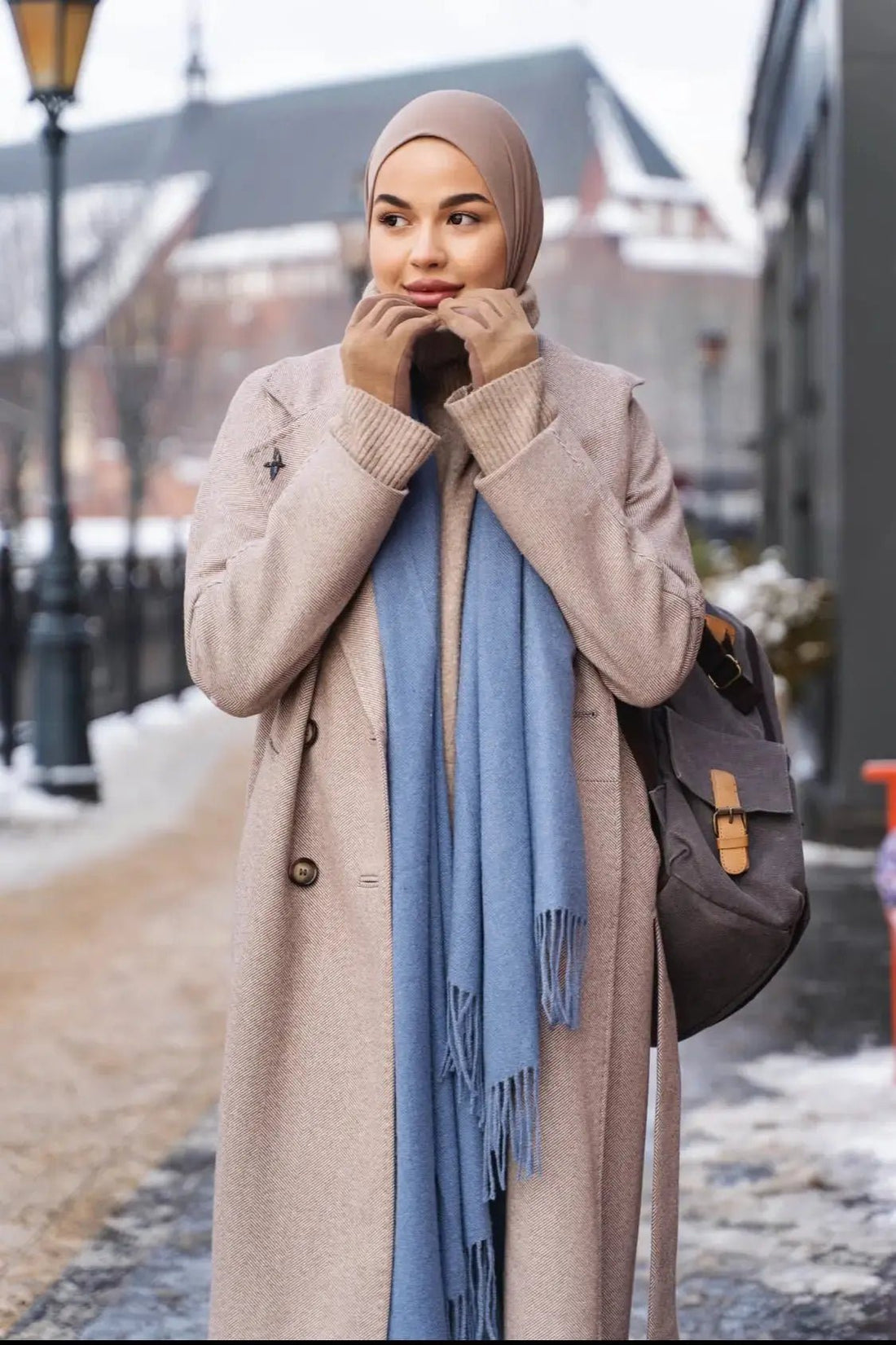Comment choisir son hijab en soie de Médine selon sa carnation et sa tenue | AMEENA AMEENA