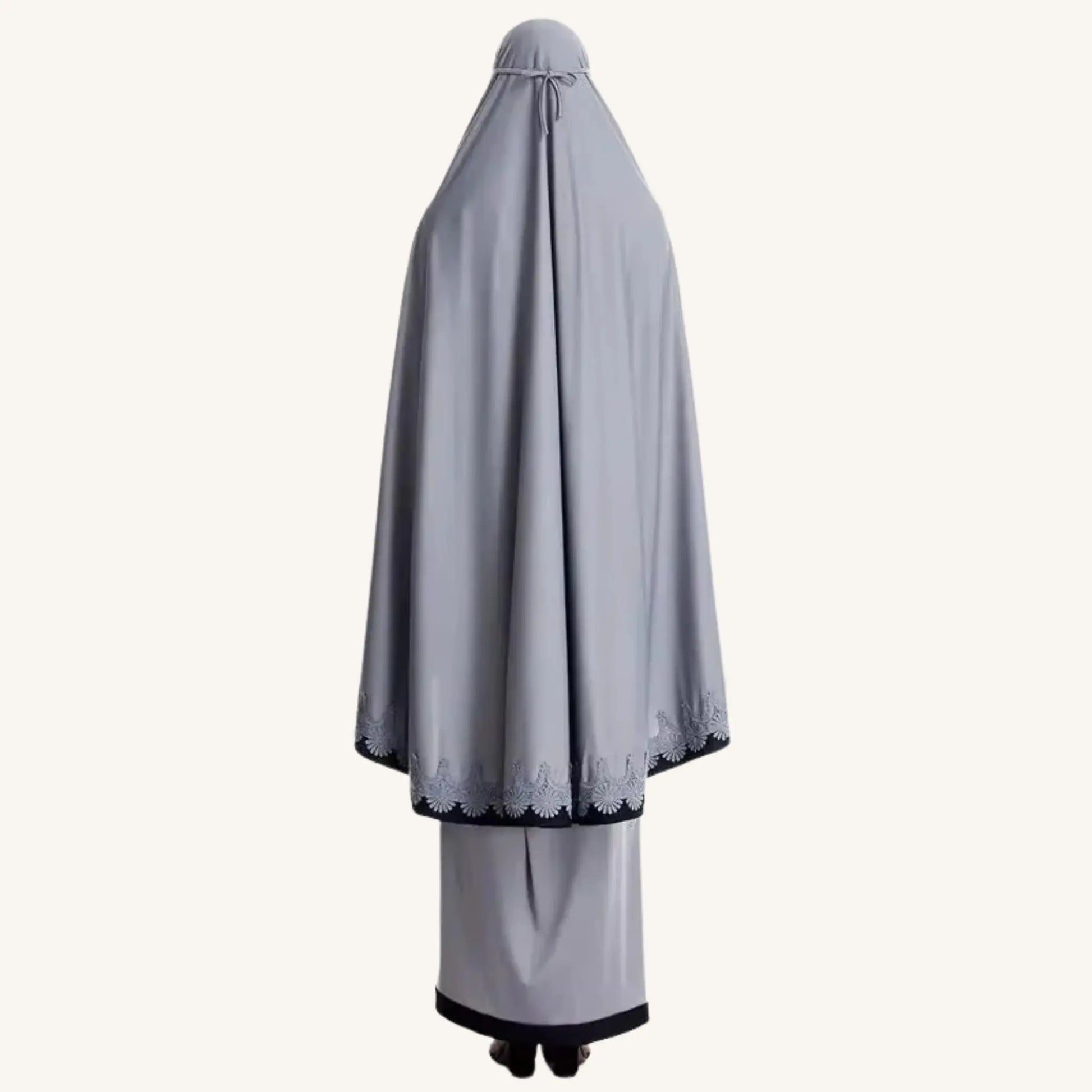 Ensemble prière malaisien gris Telekung sobre tissu léger — AMEENA boutique islamique