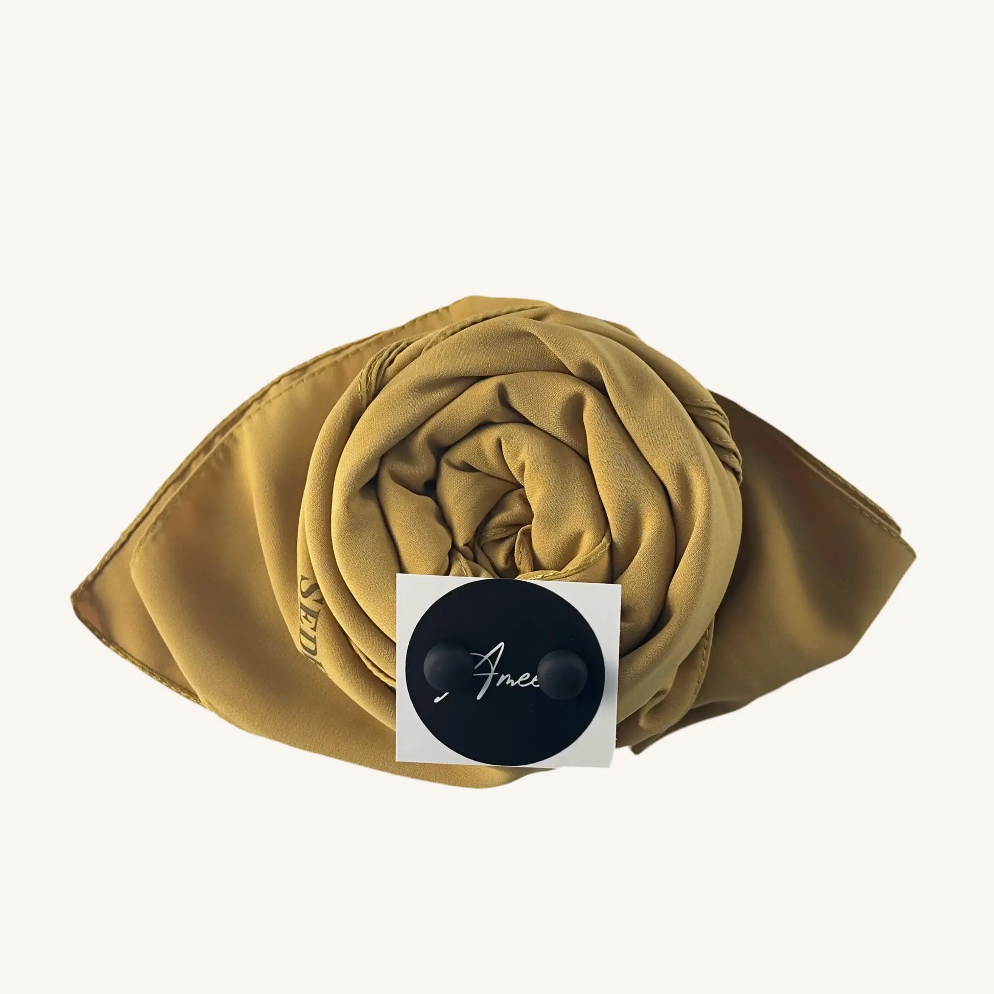 Hijab soie de Médine ocre doré reflets or fluide — AMEENA boutique islamique française