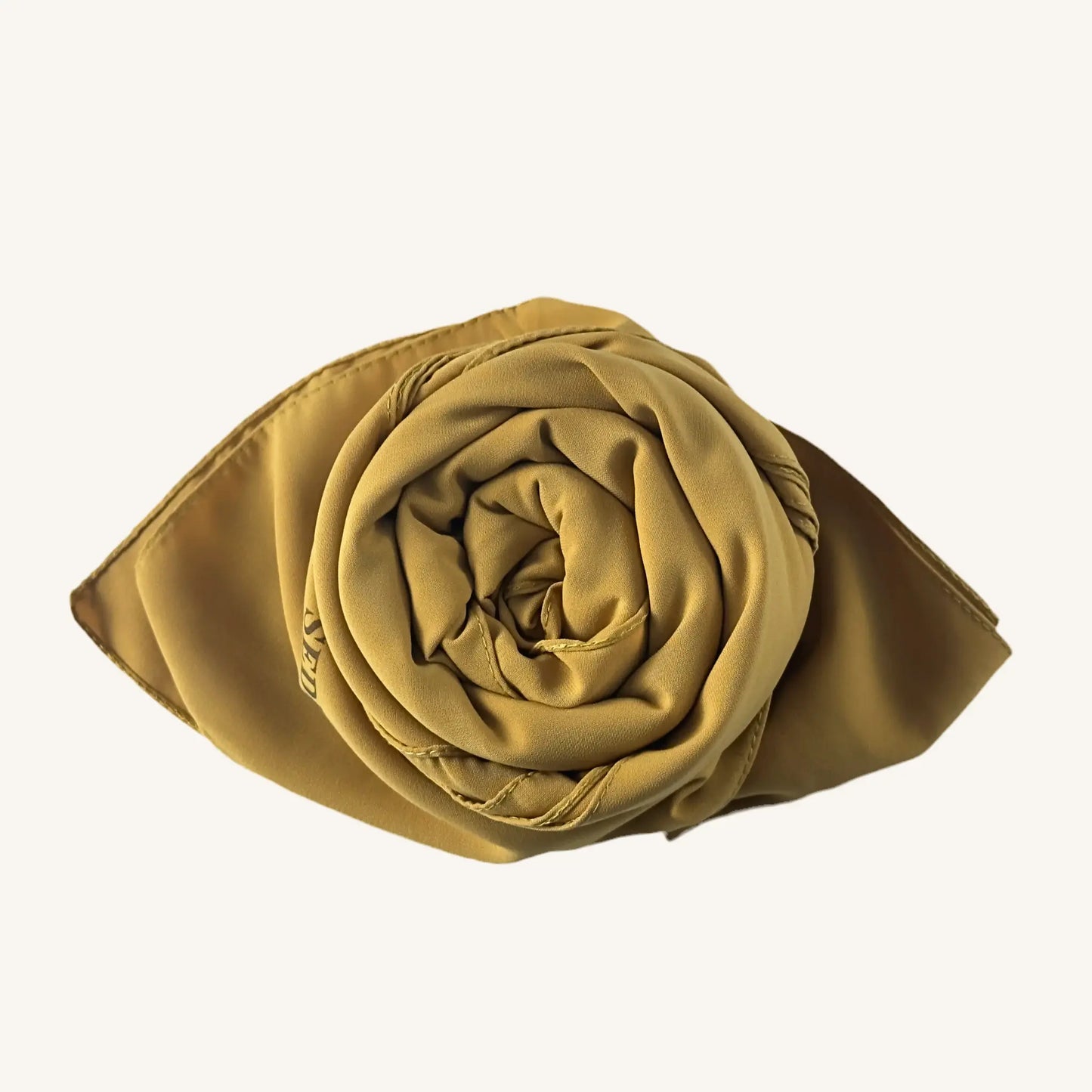 Hijab soie de Médine ocre doré reflets or fluide — AMEENA boutique islamique française